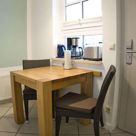 Haus Blick Zur See: Garden With Ahoi Access Apartment